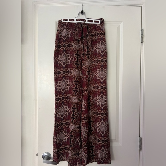 Bohemian Wide Leg Pant. Red Pattern. Size small. - Picture 2 of 6